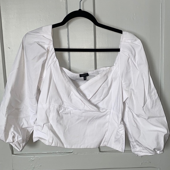 Beautiful top - Picture 1 of 8